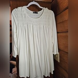 NWOT Vision Women's Cream Top SIZE MEDIUM